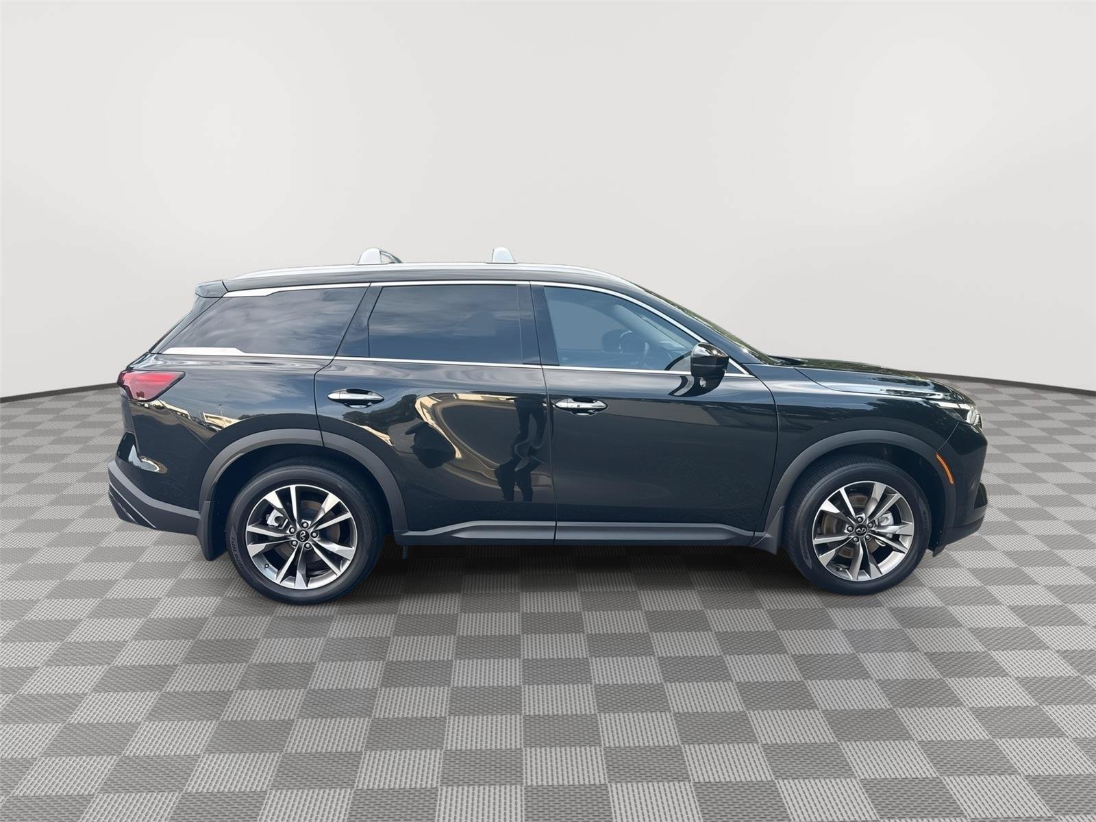 Used 2025 INFINITI QX60 Luxe w/ Lighting Package (N94) FWD image 5