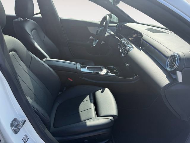 Used 2025 Mercedes-Benz CLA 250 image 14