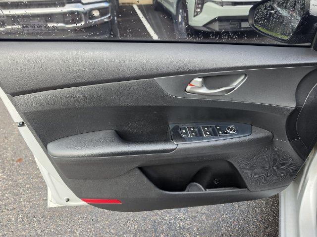 Used 2020 Kia Forte LXS FWD image 15