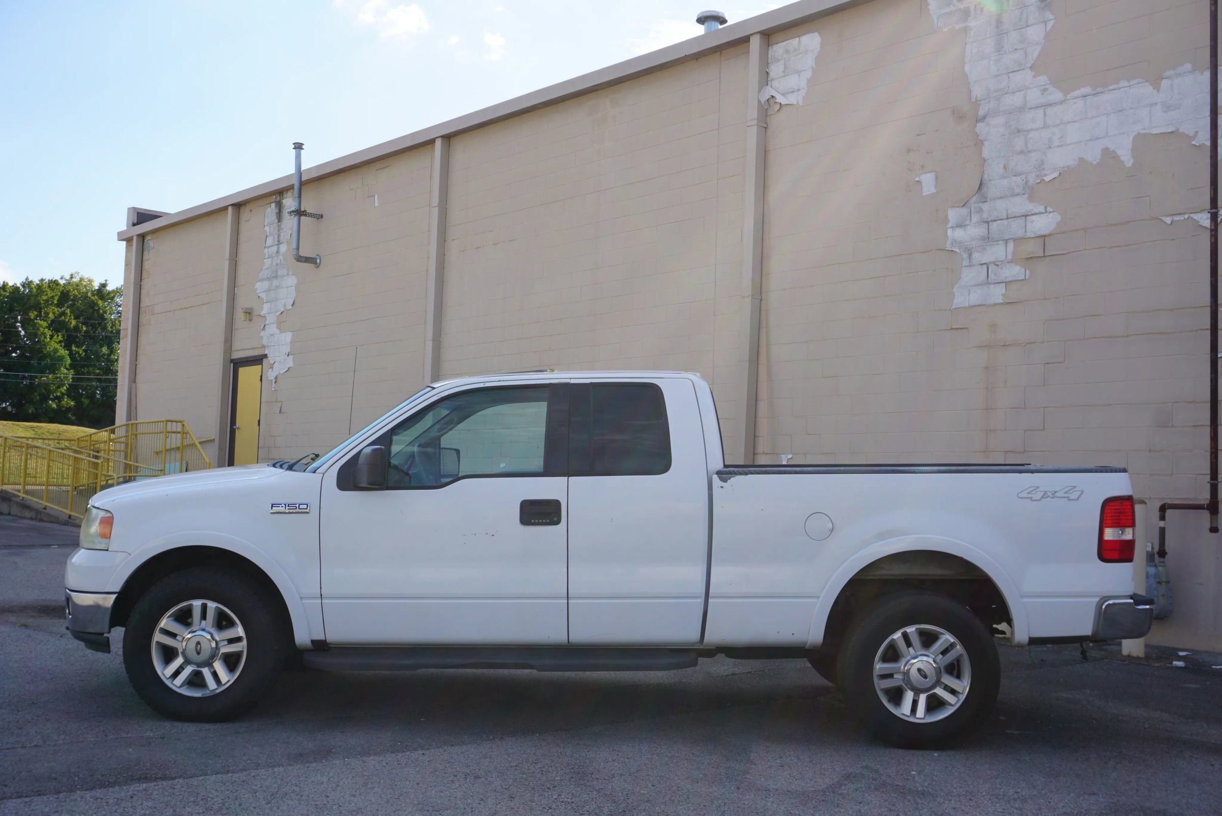 Used 2004 Ford F150 Lariat image 9