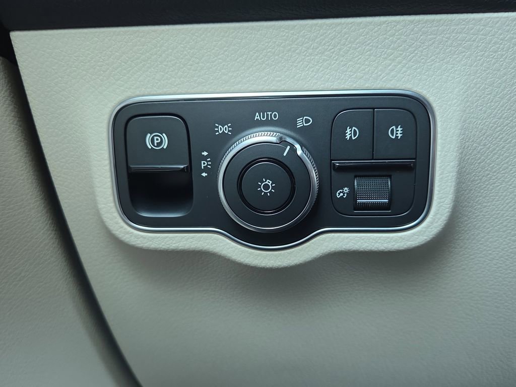 Certified 2026 Mercedes-Benz GLB 250 GLB 250 image 30