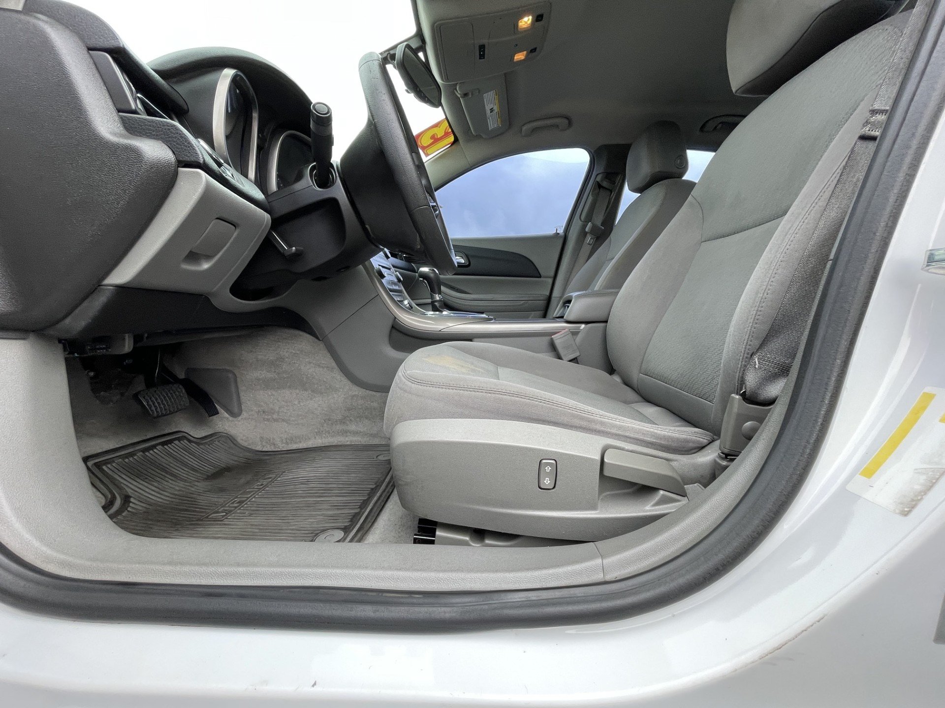 Used 2013 Chevrolet Malibu LS FWD image 12