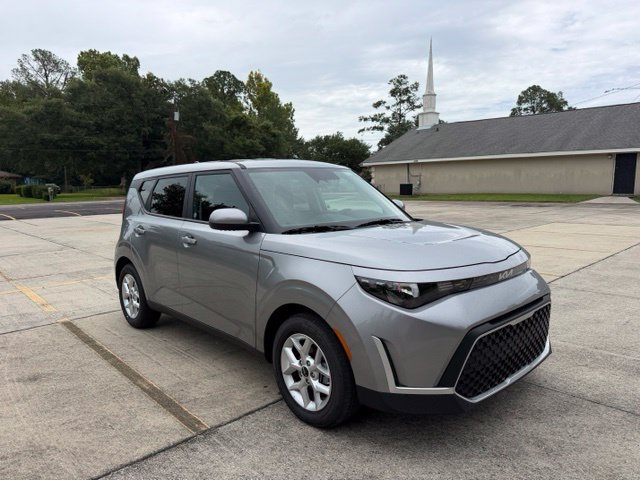 Used 2025 Kia Soul LX w/ LX Technology Package FWD image 4