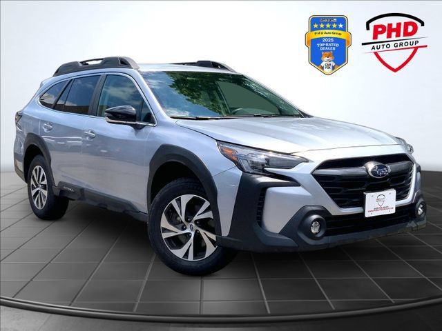 Used 2025 Subaru Outback Premium AWD/4WD image 1