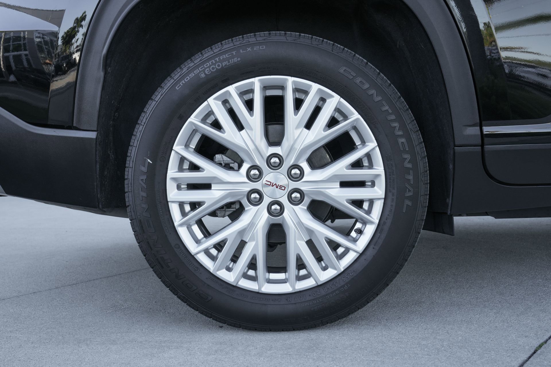 Used 2024 GMC Acadia Elevation image 29