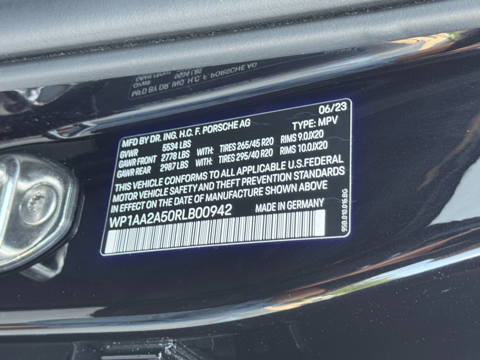 Used 2024 Porsche Macan image 44