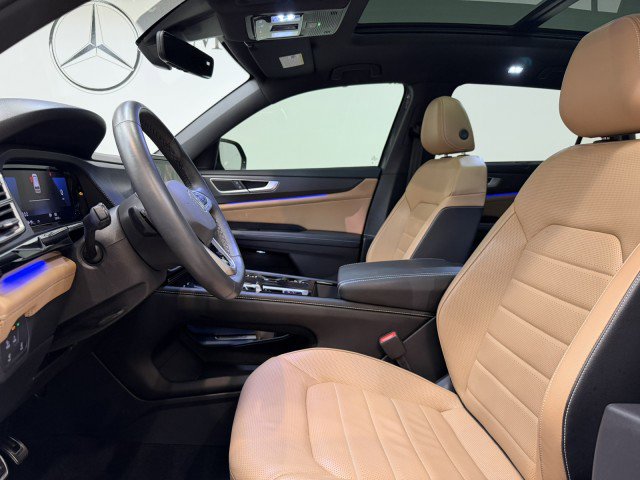 Used 2024 Volkswagen Atlas Cross Sport SEL R-Line image 6