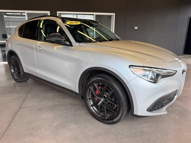 Used 2020 Alfa Romeo Stelvio AWD w/ Nero Edizione image 7