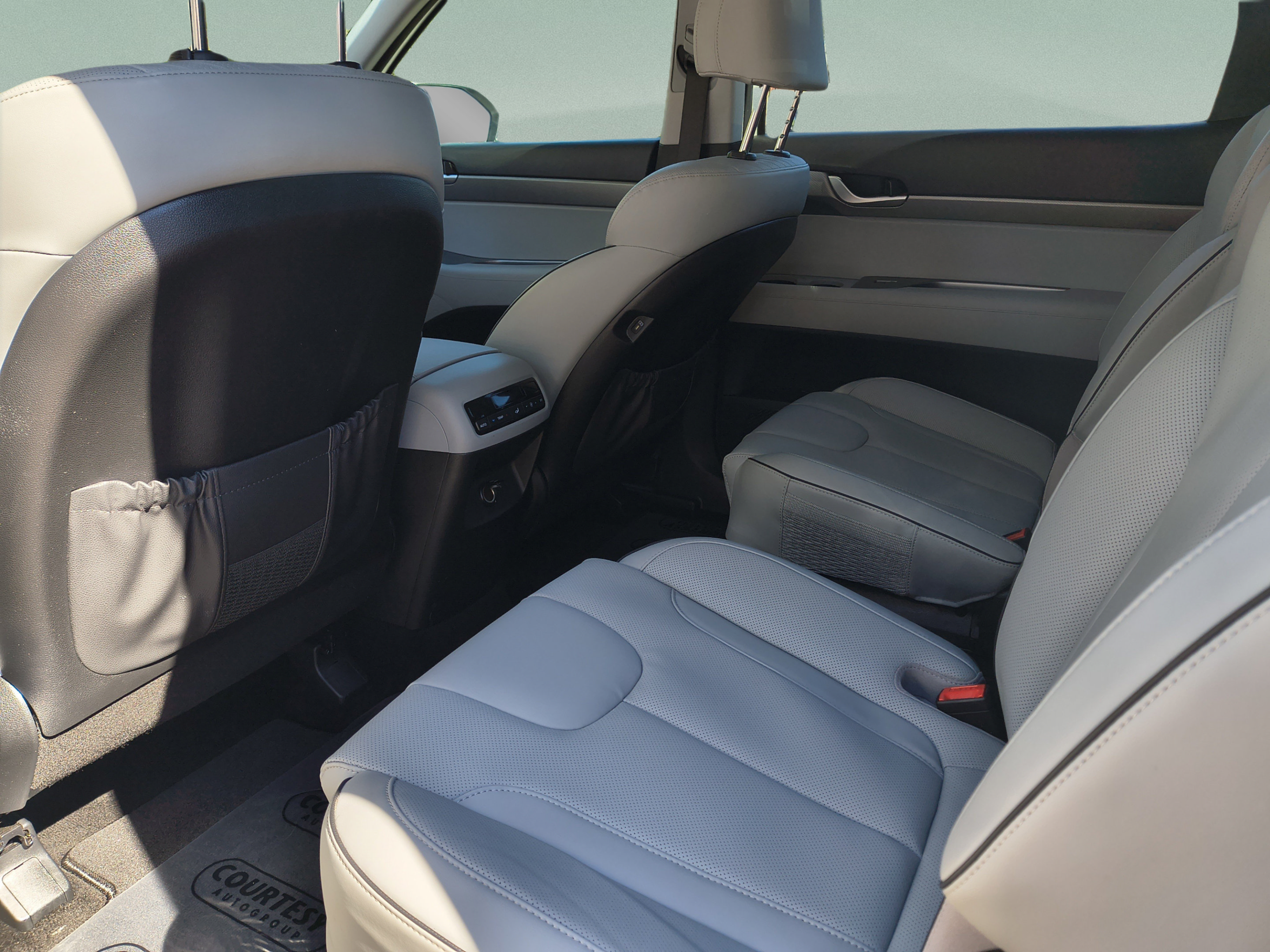Used 2024 Hyundai Palisade SEL FWD image 22