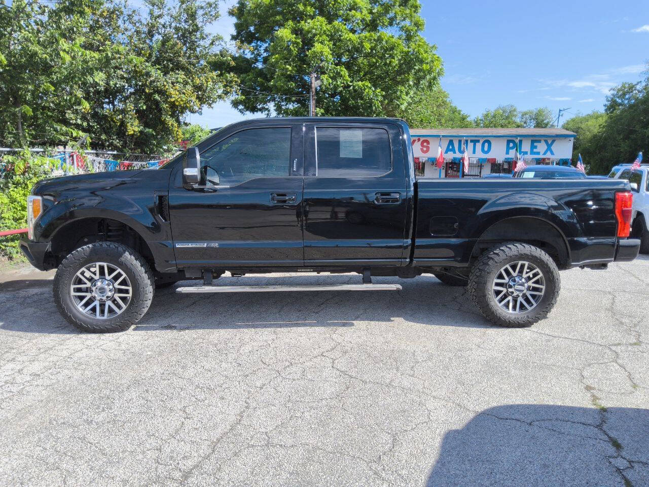 Used 2018 Ford F250 Lariat w/ Lariat Ultimate Package AWD/4WD image 6