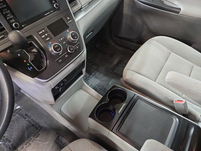 Used 2020 Toyota Sienna LE image 25