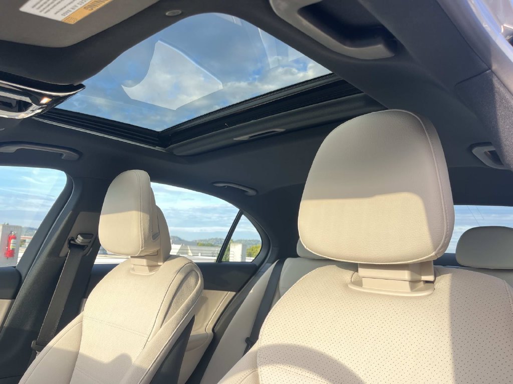 Used 2025 Mercedes-Benz C 300 Sedan image 33