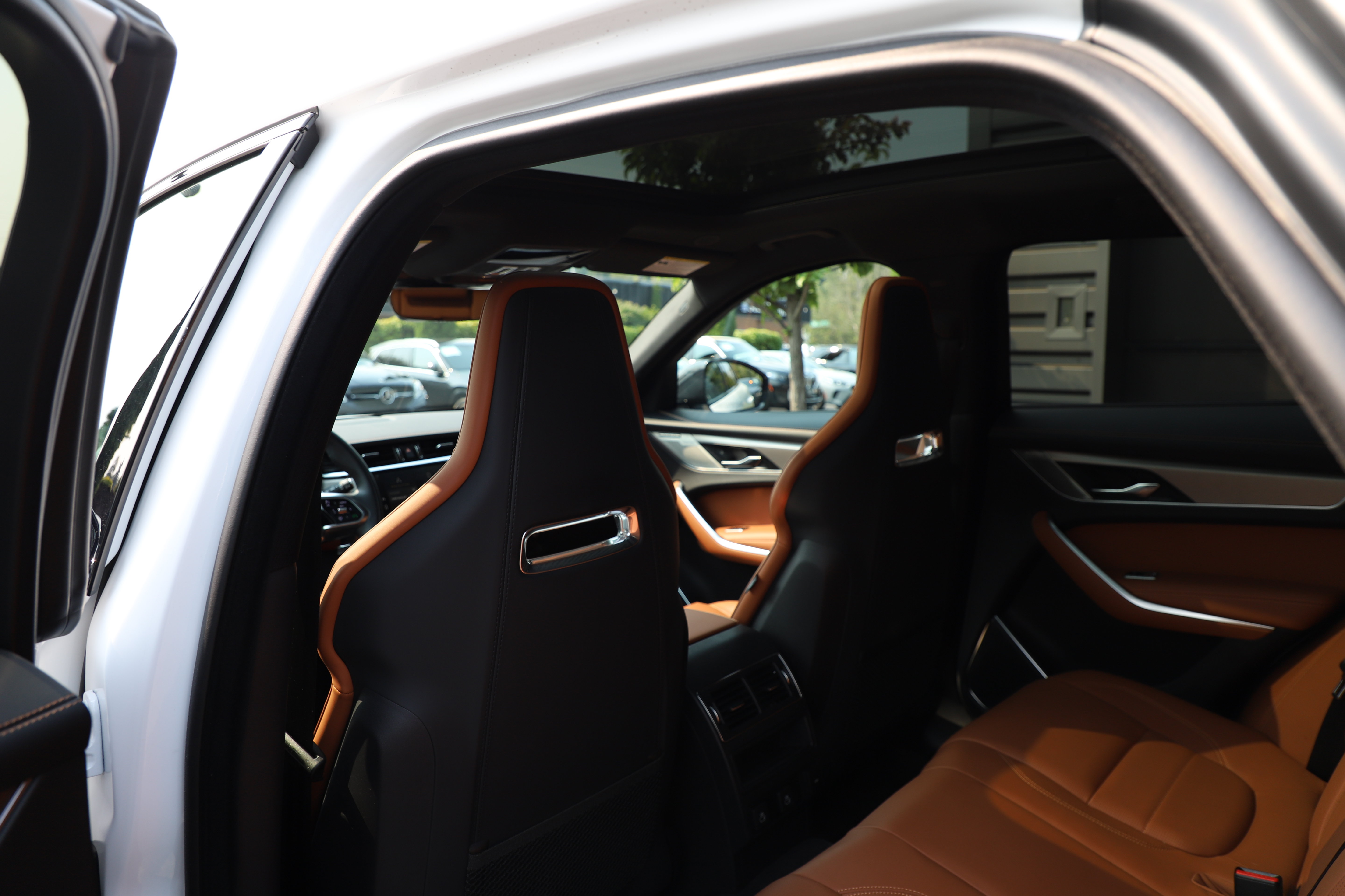 Certified 2025 Jaguar F-PACE R-Dynamic S AWD/4WD image 14