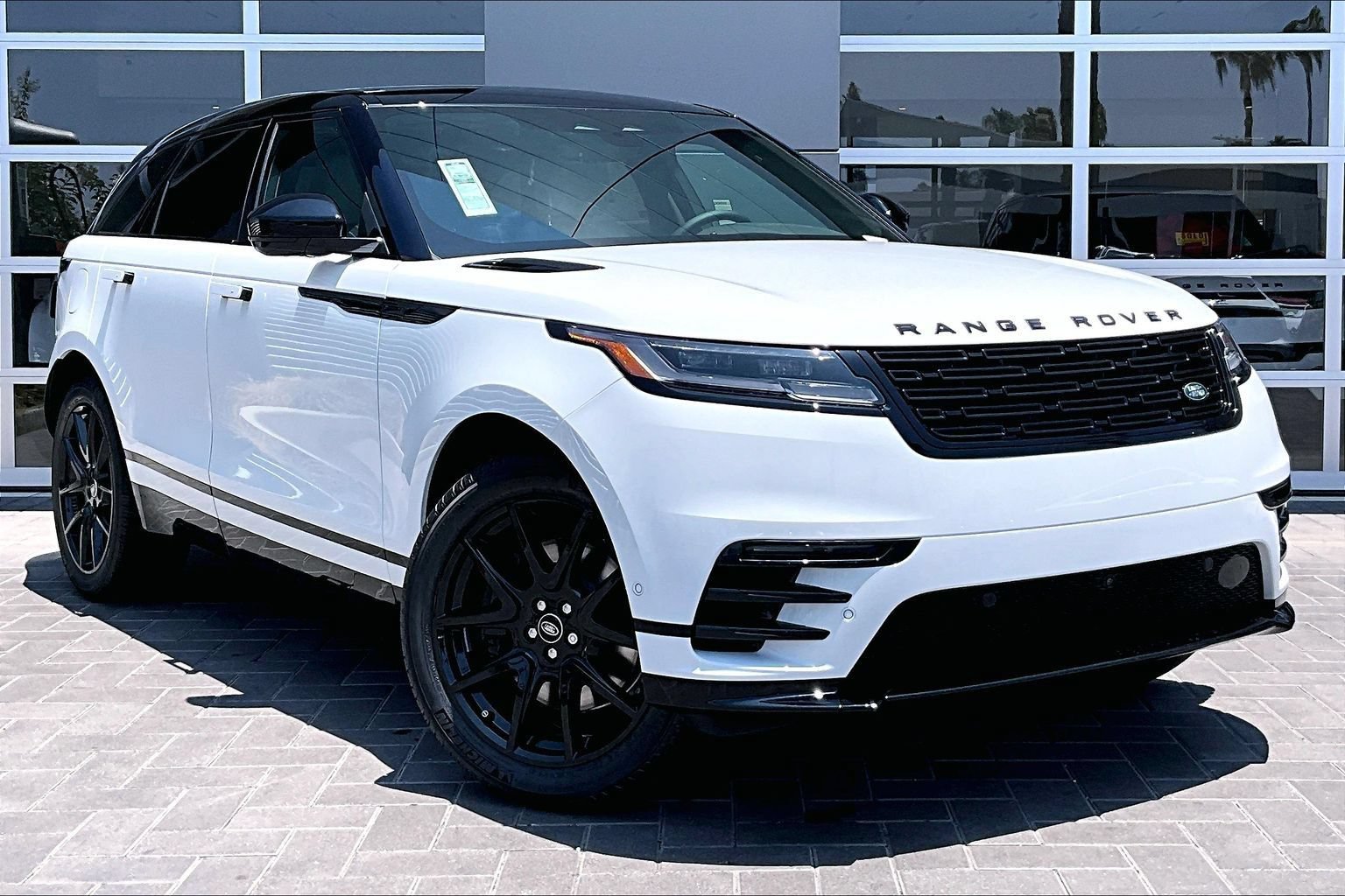 New 2026 Land Rover Range Rover Velar Dynamic SE AWD/4WD image 2