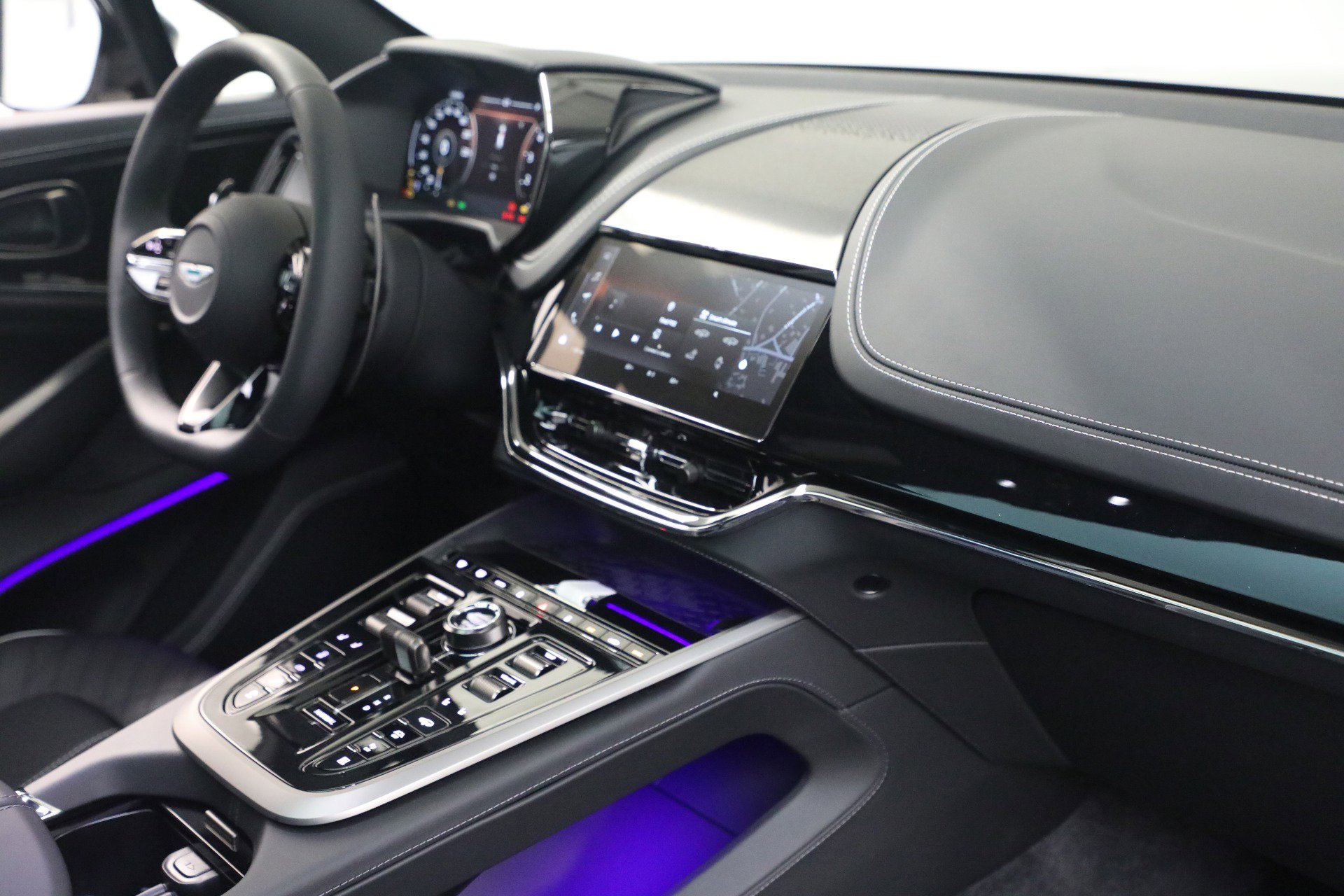 New 2026 Aston Martin DBX 707 image 25