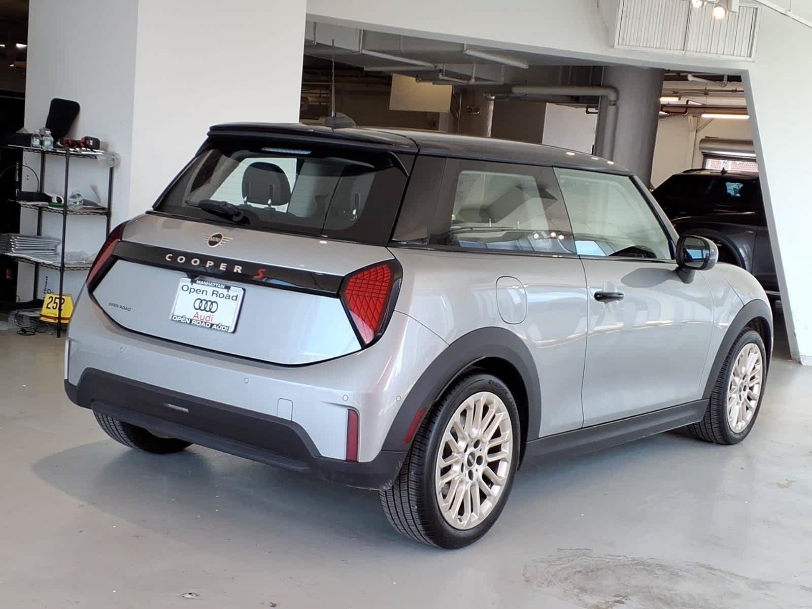 Used 2025 MINI Cooper S FWD image 4