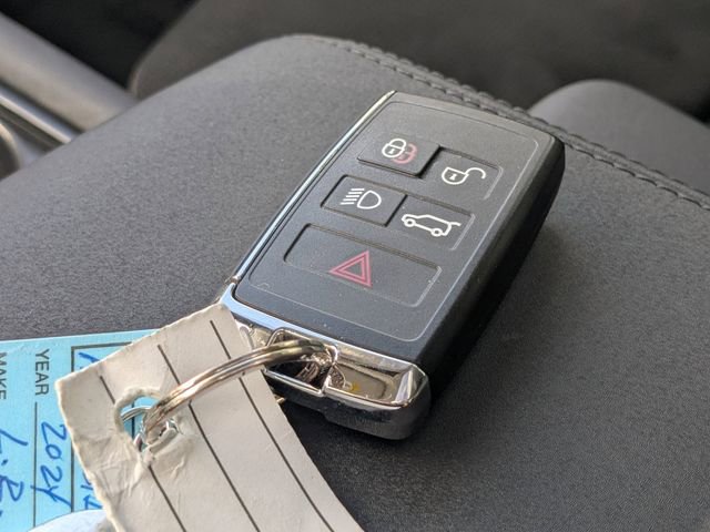 Used 2024 Land Rover Discovery S AWD/4WD image 25