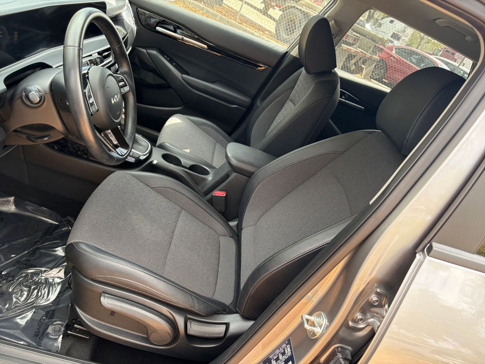 Used 2025 Kia Seltos S image 33