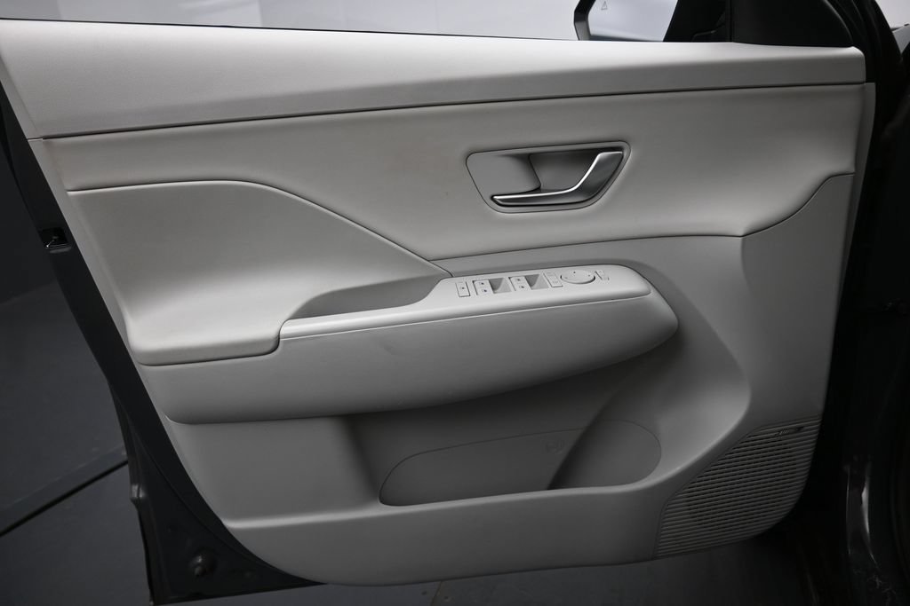 Certified 2025 Hyundai Kona Limited AWD/4WD image 24