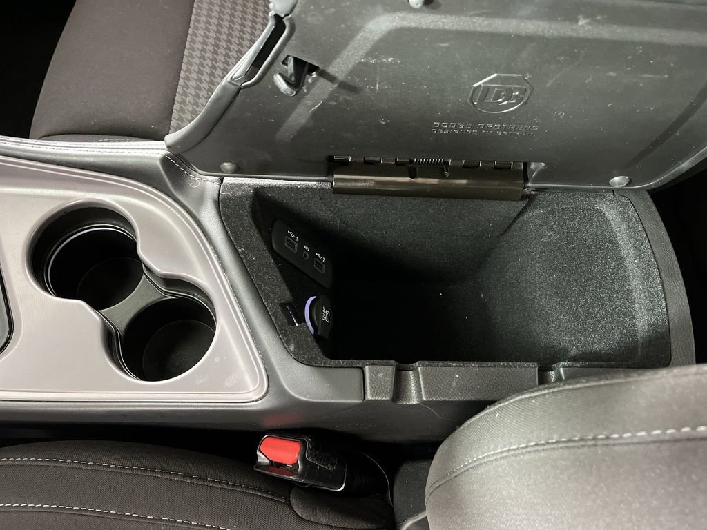 Used 2023 Dodge Challenger SXT image 21