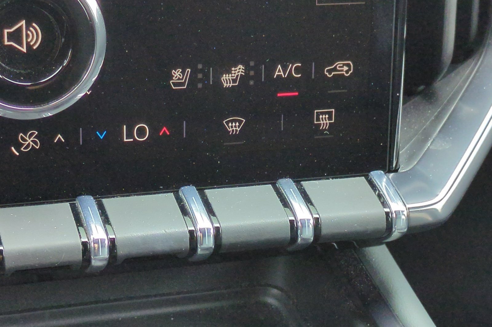 Used 2025 GMC Acadia AT4 w/ Luxury Package AWD/4WD image 29
