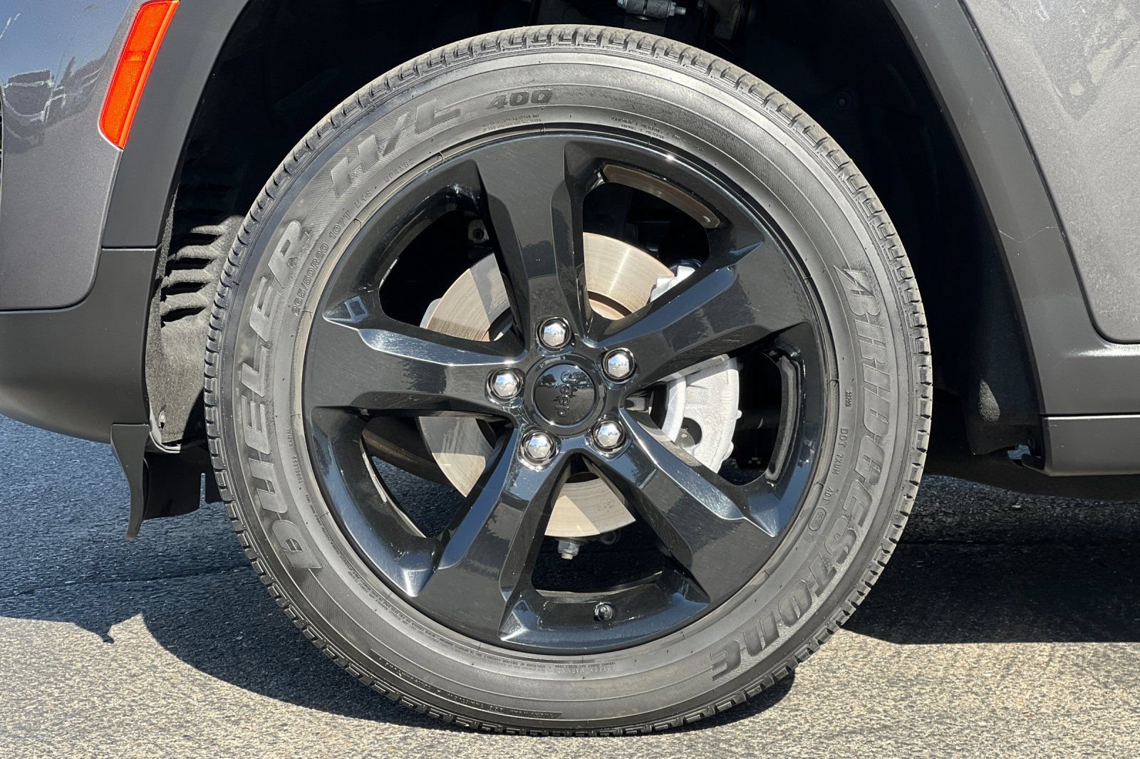 Used 2023 Jeep Grand Cherokee Altitude AWD/4WD image 37