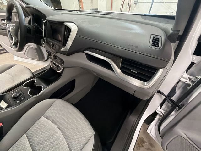 Used 2023 GMC Terrain SLE w/ Driver Convenience Package AWD/4WD image 30