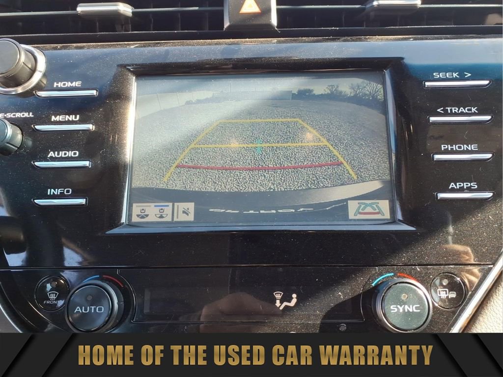 Used 2018 Toyota Camry XLE image 23