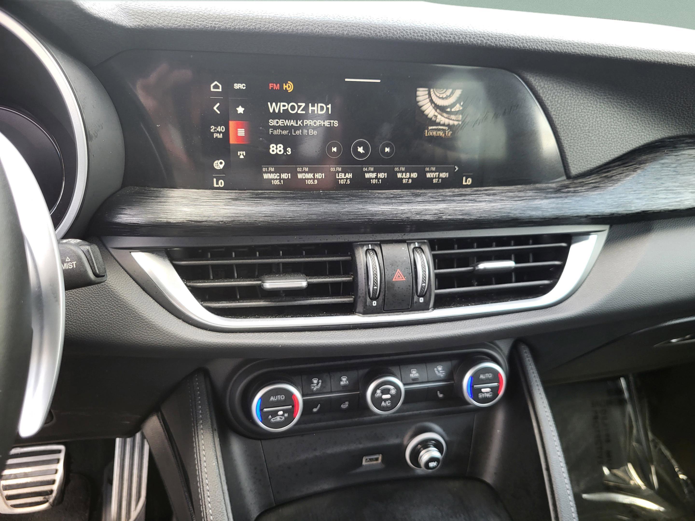 Used 2024 Alfa Romeo Stelvio Sprint image 44