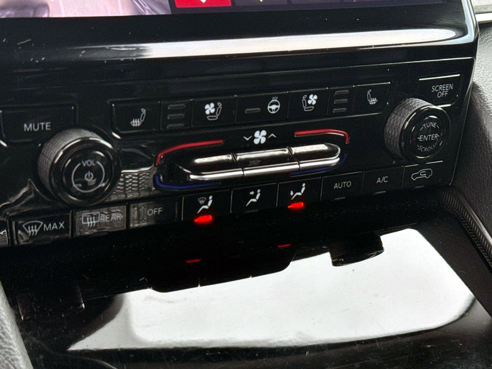 Used 2023 Jeep Grand Cherokee 30th Anniversary image 22