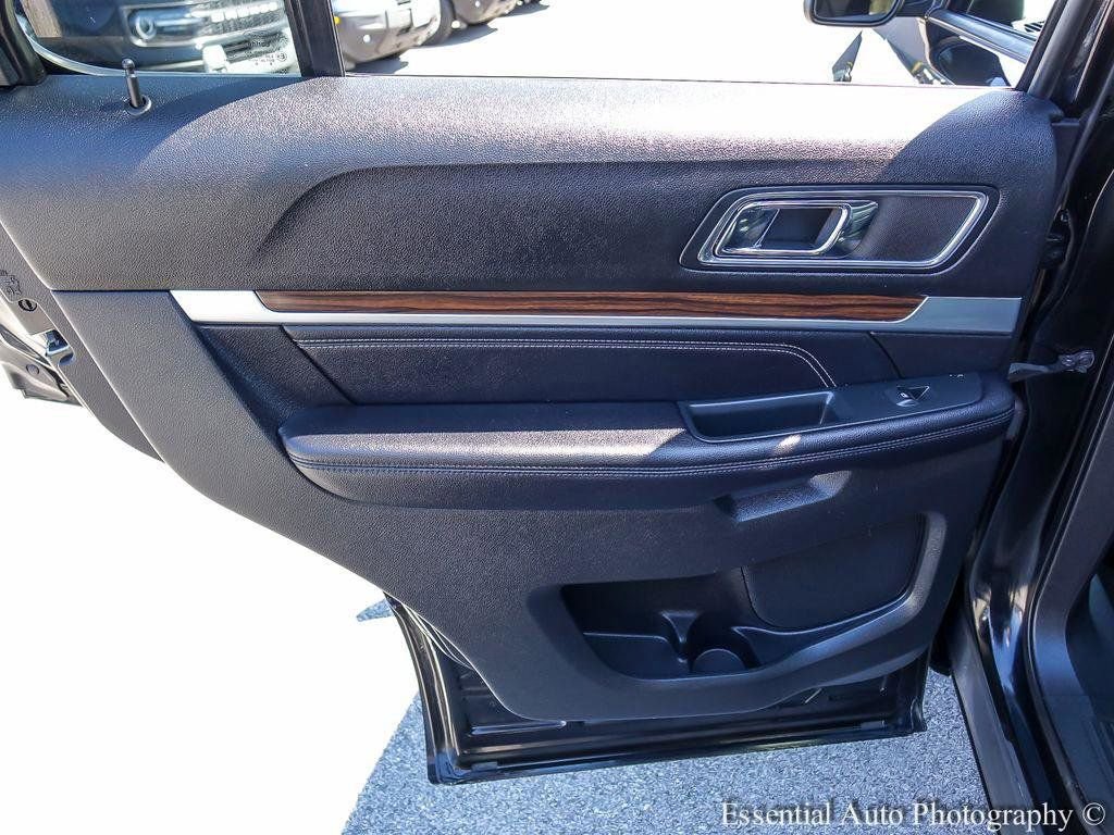 Used 2018 Ford Explorer Limited image 25