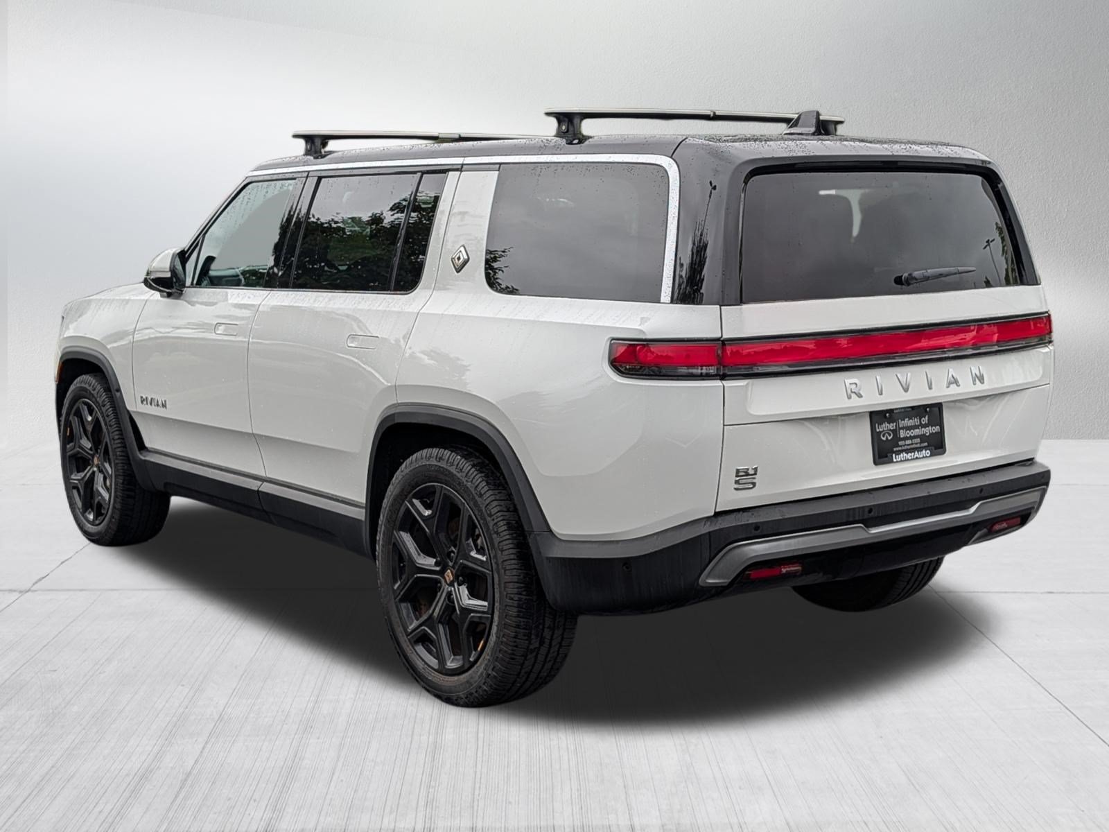 Used 2023 Rivian R1S Adventure Dual AWD/4WD image 5