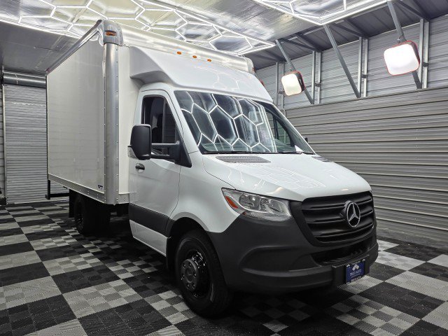 Used 2024 Mercedes-Benz Sprinter 4500 image 3