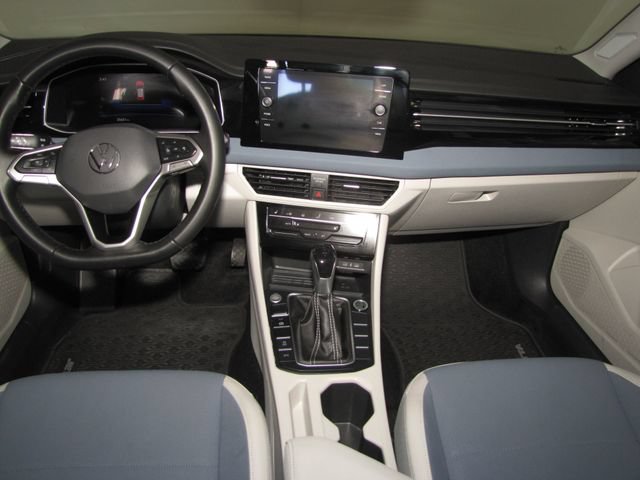Used 2025 Volkswagen Jetta SE FWD image 14