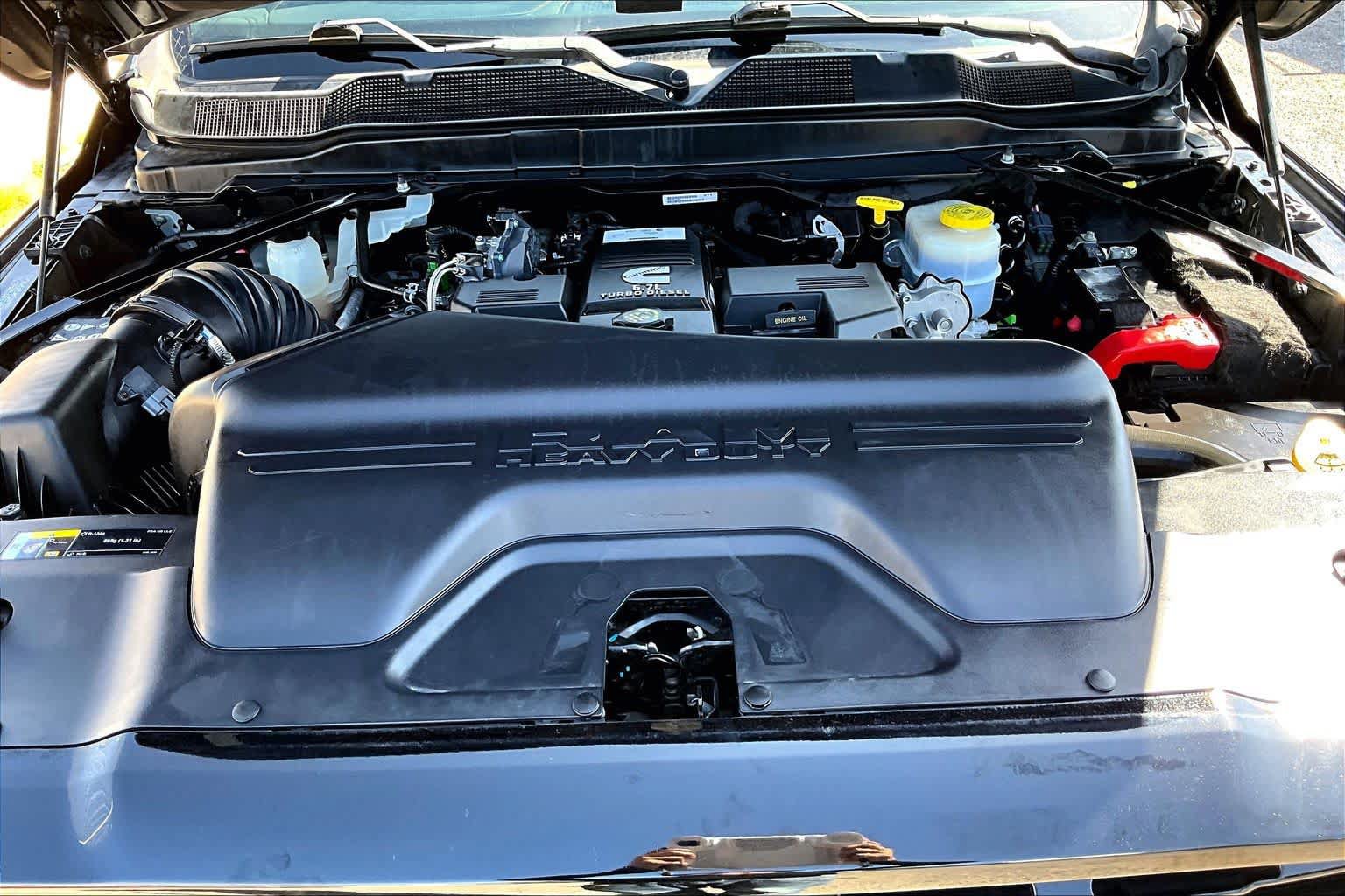 Used 2022 RAM 3500 Limited AWD/4WD image 32