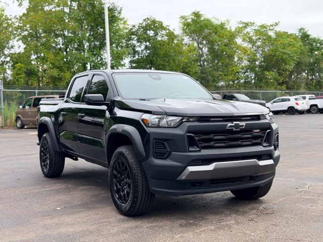 Used 2023 Chevrolet Colorado Trail Boss w/ Advanced Trailering Package AWD/4WD image 4