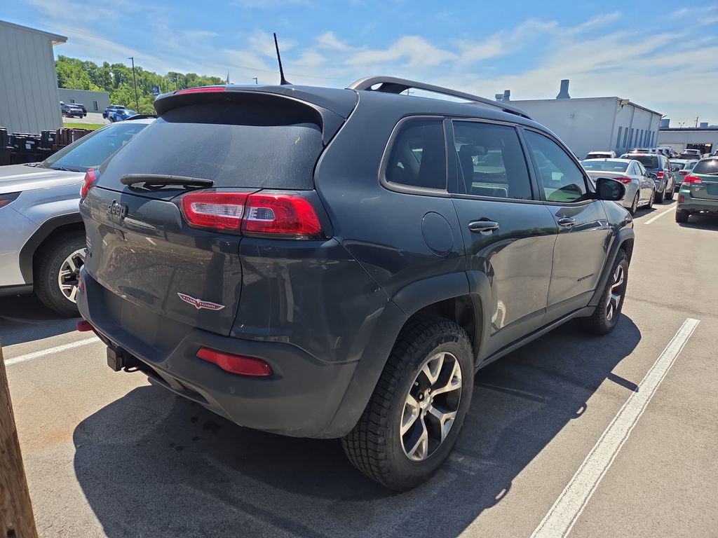 Used 2016 Jeep Cherokee Trailhawk w/ Comfort/Convenience Group AWD/4WD image 5