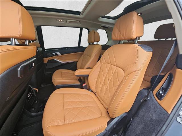 Used 2023 BMW X7 xDrive40i w/ Premium Package AWD/4WD image 18