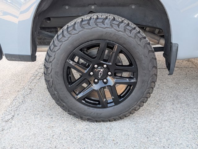 Certified 2024 Chevrolet Silverado 1500 LT Trail Boss w/ LT Trail Boss Premium Package AWD/4WD image 3