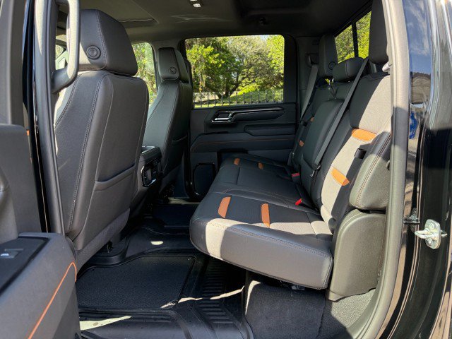 Used 2025 GMC Sierra 2500 AT4 w/ AT4 Premium Plus Package AWD/4WD image 14