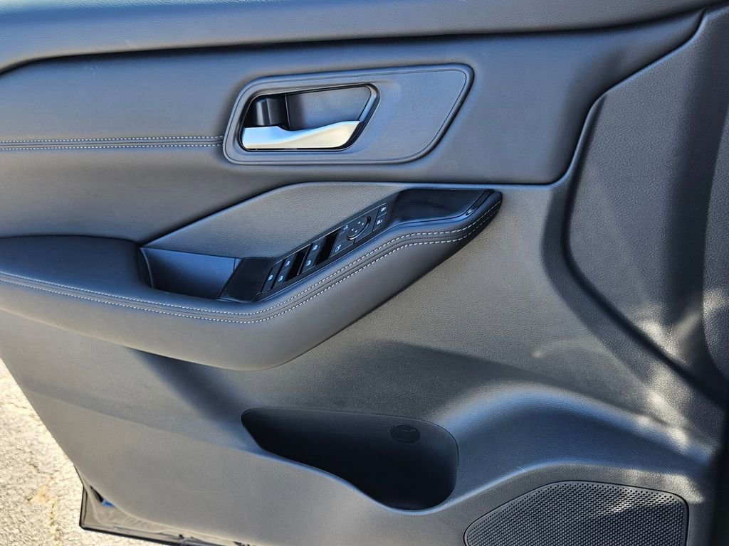 New 2026 Nissan Rogue SV image 27