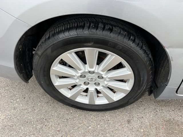 Used 2017 Toyota Sienna Limited FWD image 25