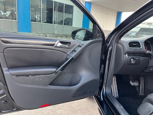 Used 2011 Volkswagen GTI 4-Door FWD image 18
