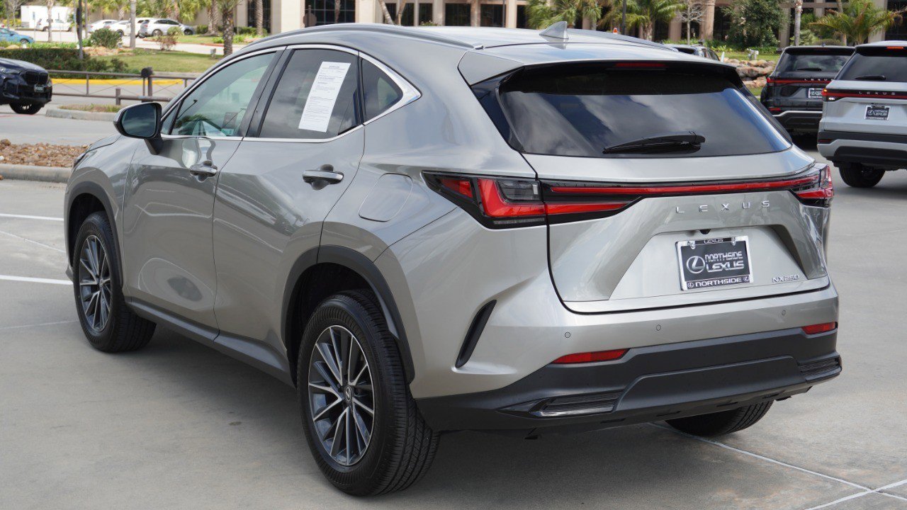 Used 2025 Lexus NX 250 FWD w/ Towing Package (2000 Lbs) image 8