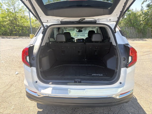 Certified 2022 GMC Terrain SLT w/ Infotainment Package II FWD image 16