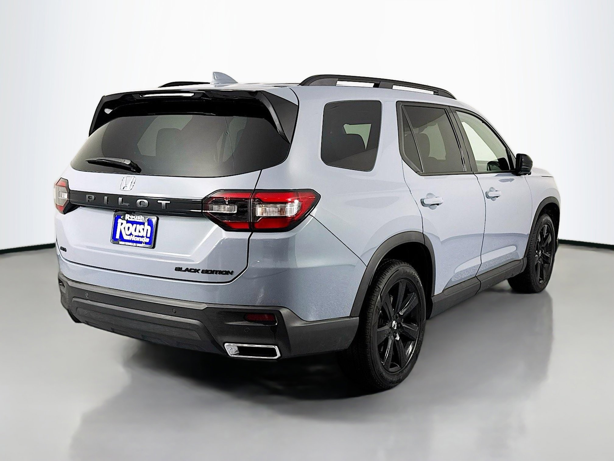 Certified 2025 Honda Pilot Black Edition image 5