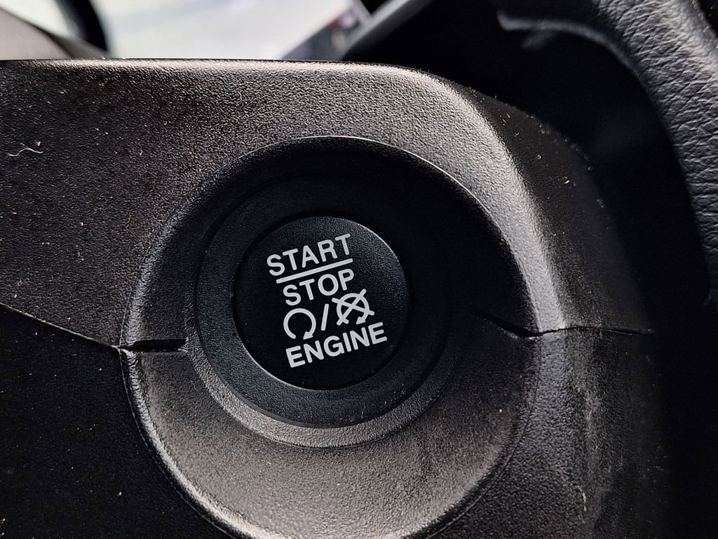 Used 2020 Jeep Compass Latitude image 24