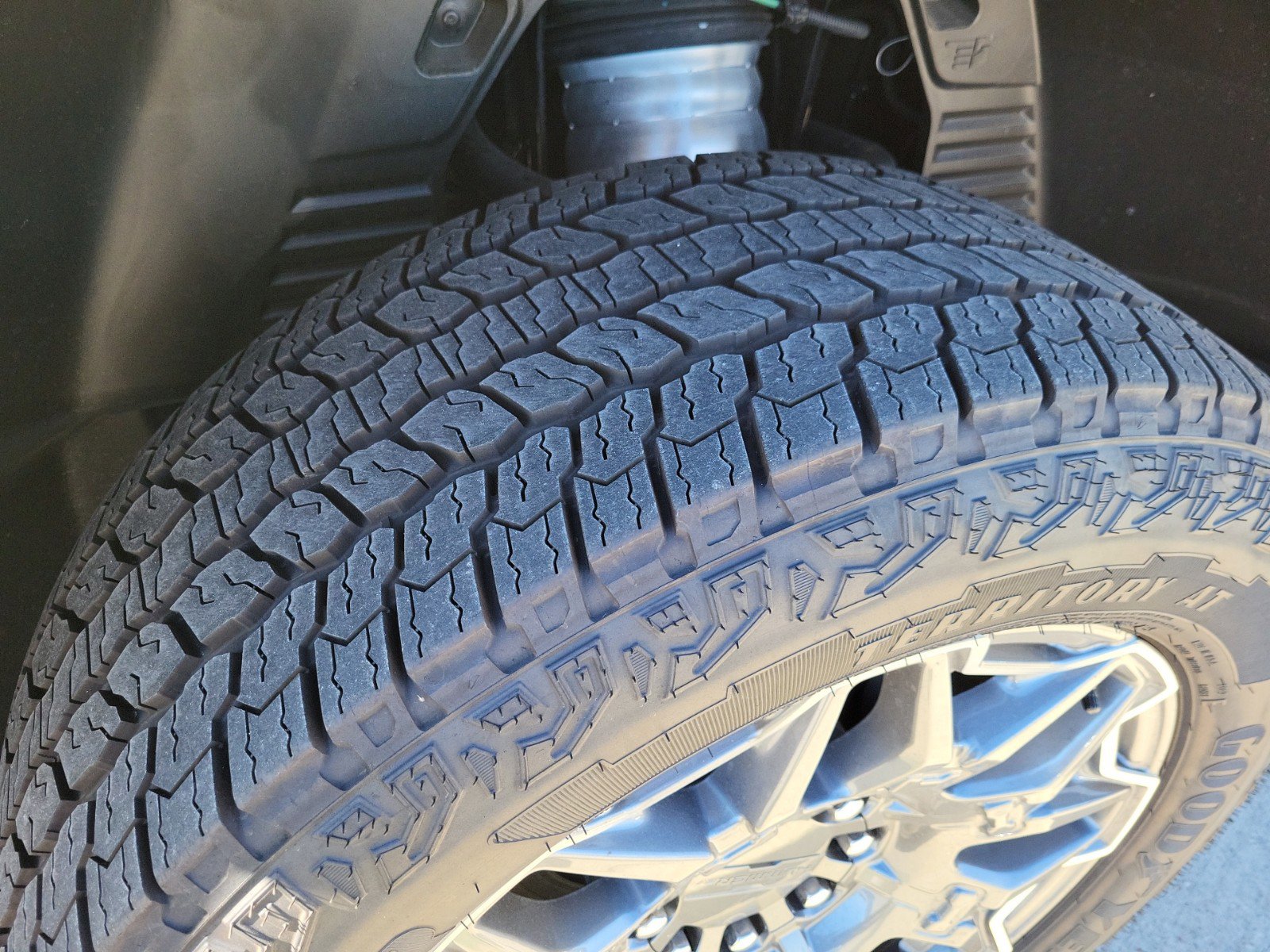 New 2025 GMC Hummer EV 3X w/ LPO, Sport Package image 21