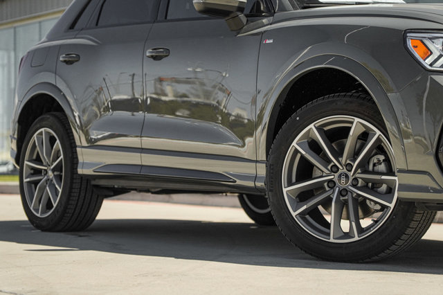 Certified 2025 Audi Q3 2.0T Premium w/ Convenience Package image 2