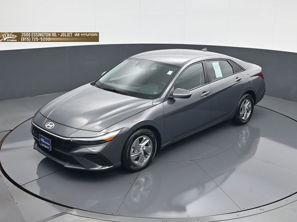 Certified 2024 Hyundai Elantra SE FWD image 13
